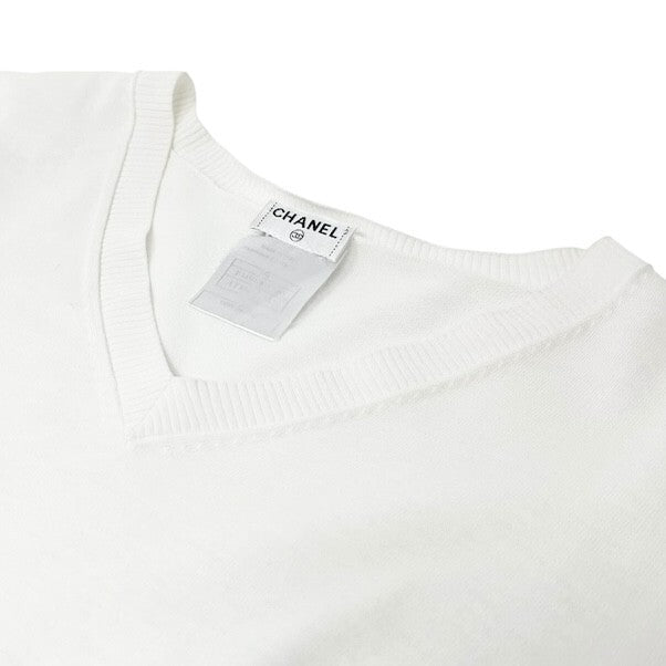 CHANEL Vintage 09C CC Mark Logo T-shirt Top #42 White Cotton V-Neck Rank AB