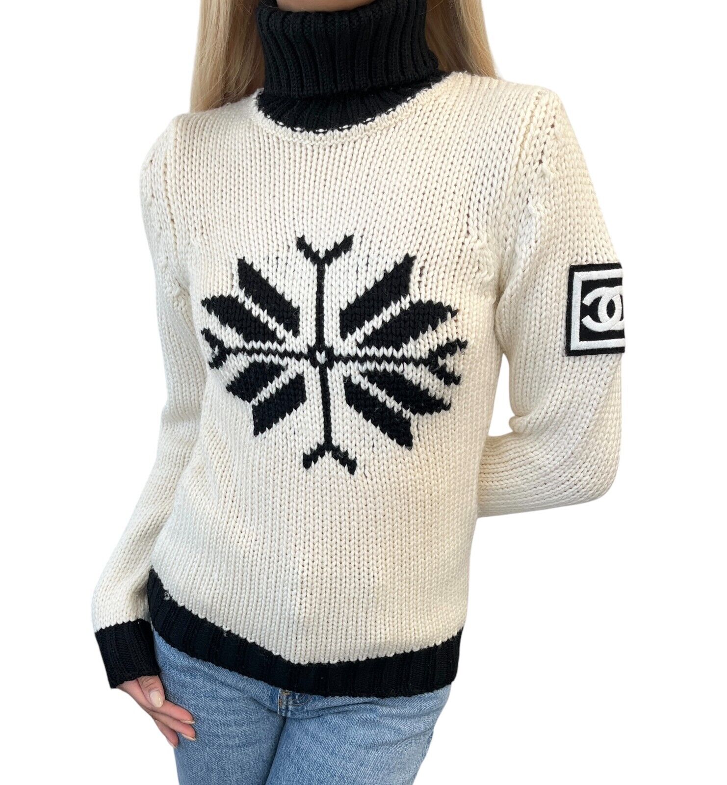 CHANEL Sport Vintage 08A CC Logo Turtleneck Sweater Top #34 White Black Wool