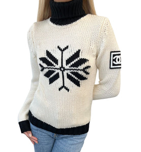 CHANEL Sport Vintage 08A CC Logo Turtleneck Sweater Top #34 White Black Wool