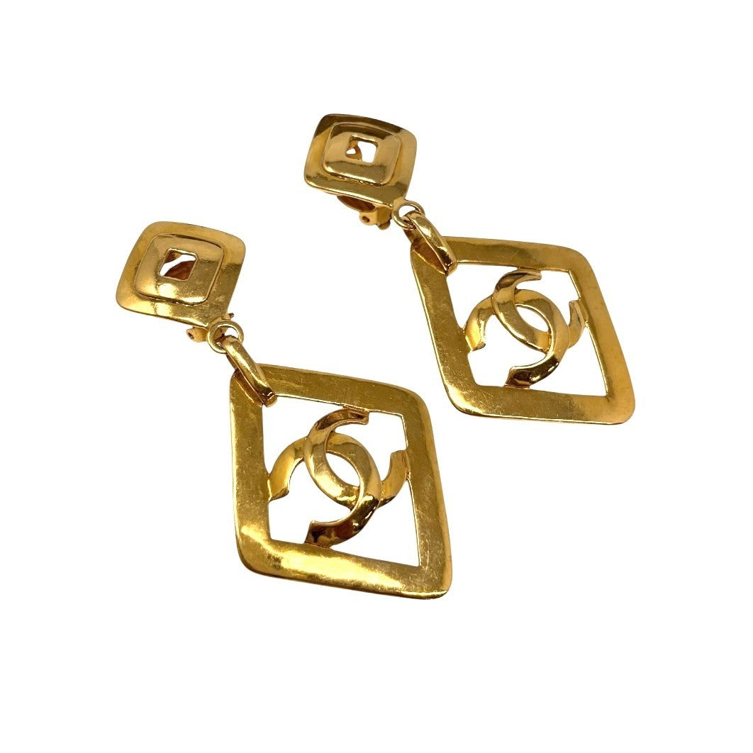 CHANEL Vintage 95P CC Logo Gold Earrings Jewelry Accessory Metal 902014