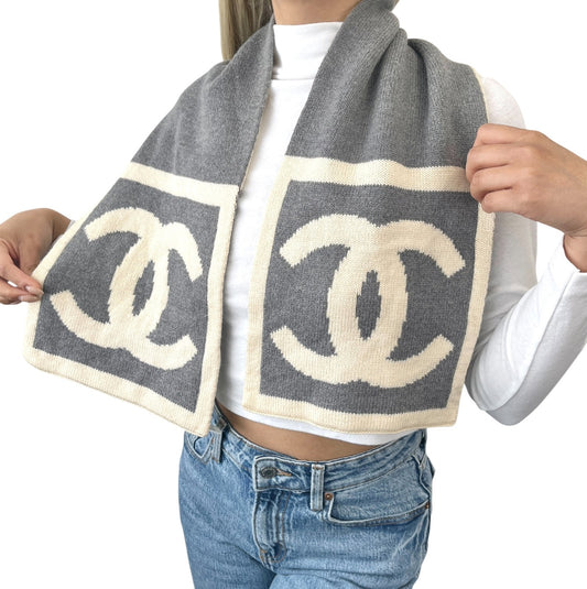 CHANEL Sport Vintage CC Big Logo Muffler Scarf Wrap Accessory Gray Cream Wool