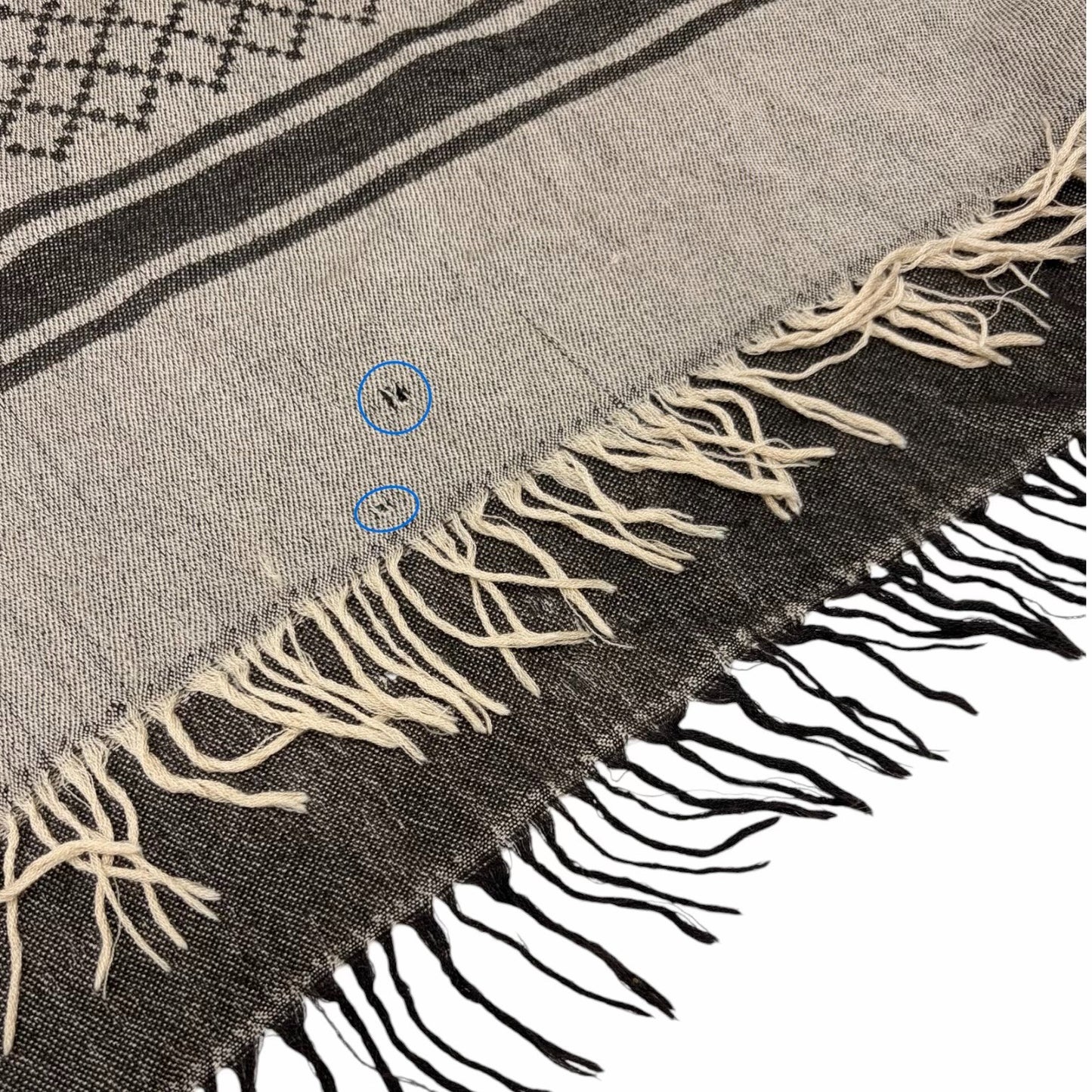 GUCCI Vintage GG Logo Monogram Fox Fur Shawl Scarf Wrap Gray Brown 902234