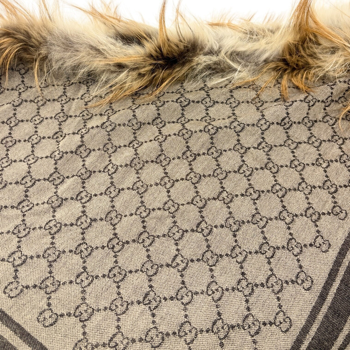 GUCCI Vintage GG Monogram Fox Fur Shawl Scarf Wrap Brown Gray Wool Silk 902842