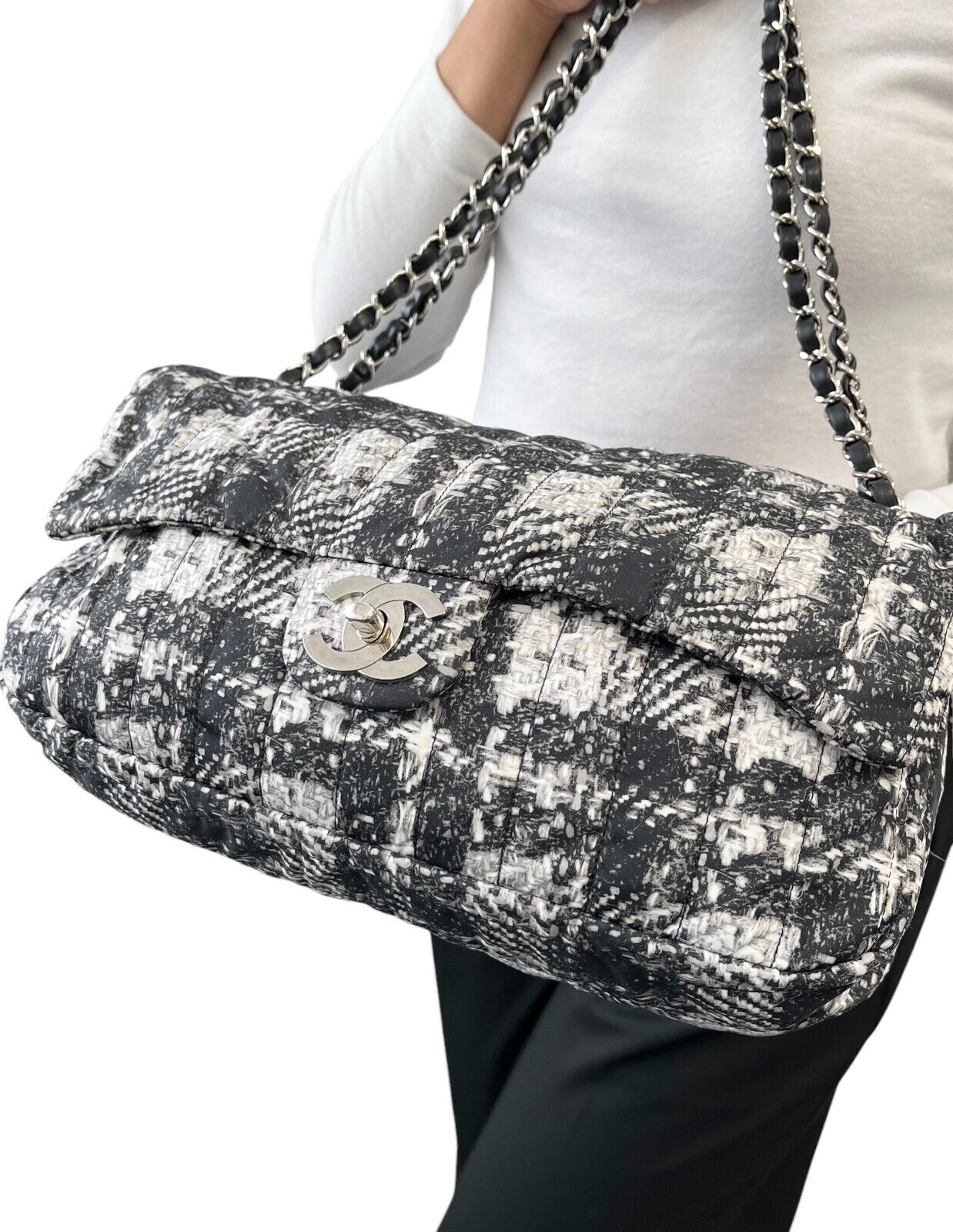 CHANEL Vintage CC Logo Matelasse Shoulder Bag With Pouch Black Silver Nylon