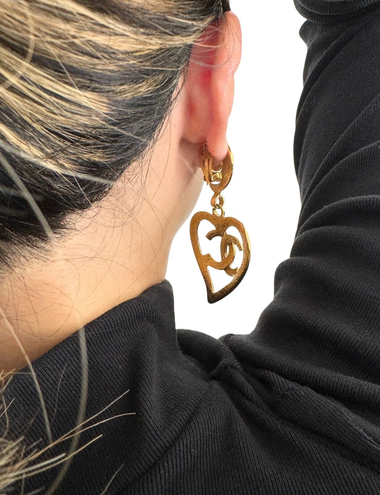 CHANEL Vintage 95P CC Logo Earrings Gold Metal Jewelry Accessory Heart RankAB