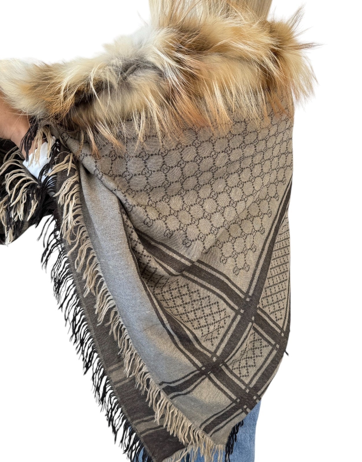 GUCCI Vintage GG Logo Monogram Fox Fur Shawl Scarf Wrap Brown Gray Wool 902011