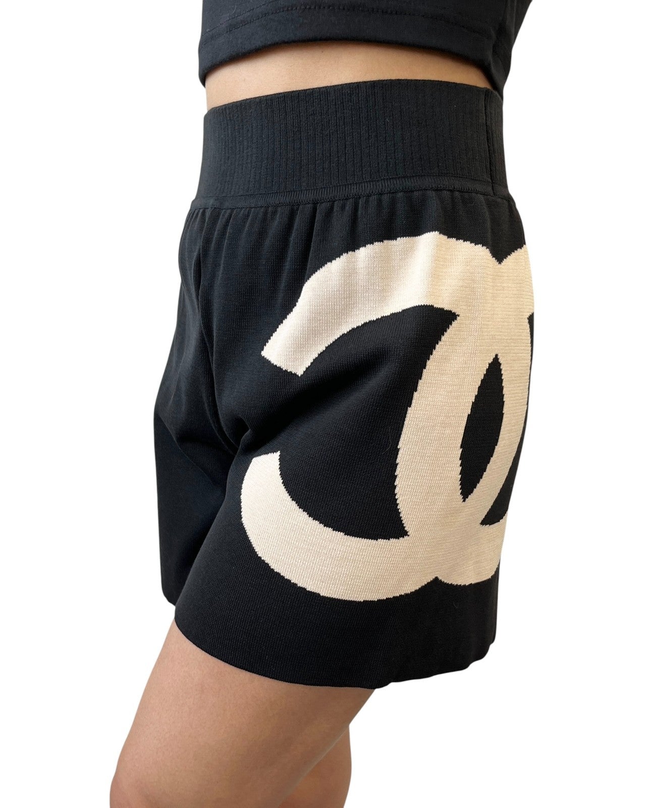 CHANEL Vintage 03A CC Logo Knit Short Pants #38 Pocket Black Cream Cotton
