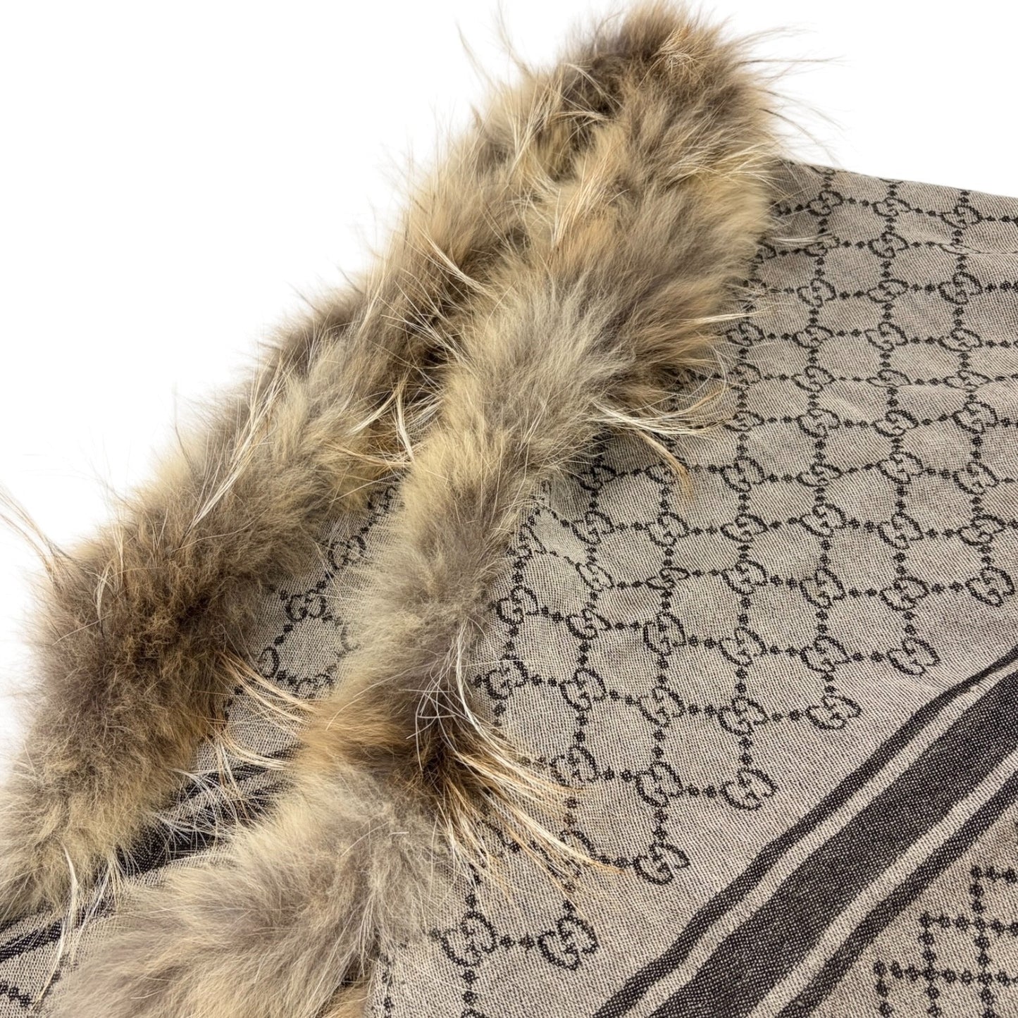 GUCCI Vintage GG Logo Monogram Fox Fur Shawl Scarf Wrap Gray Brown 902234
