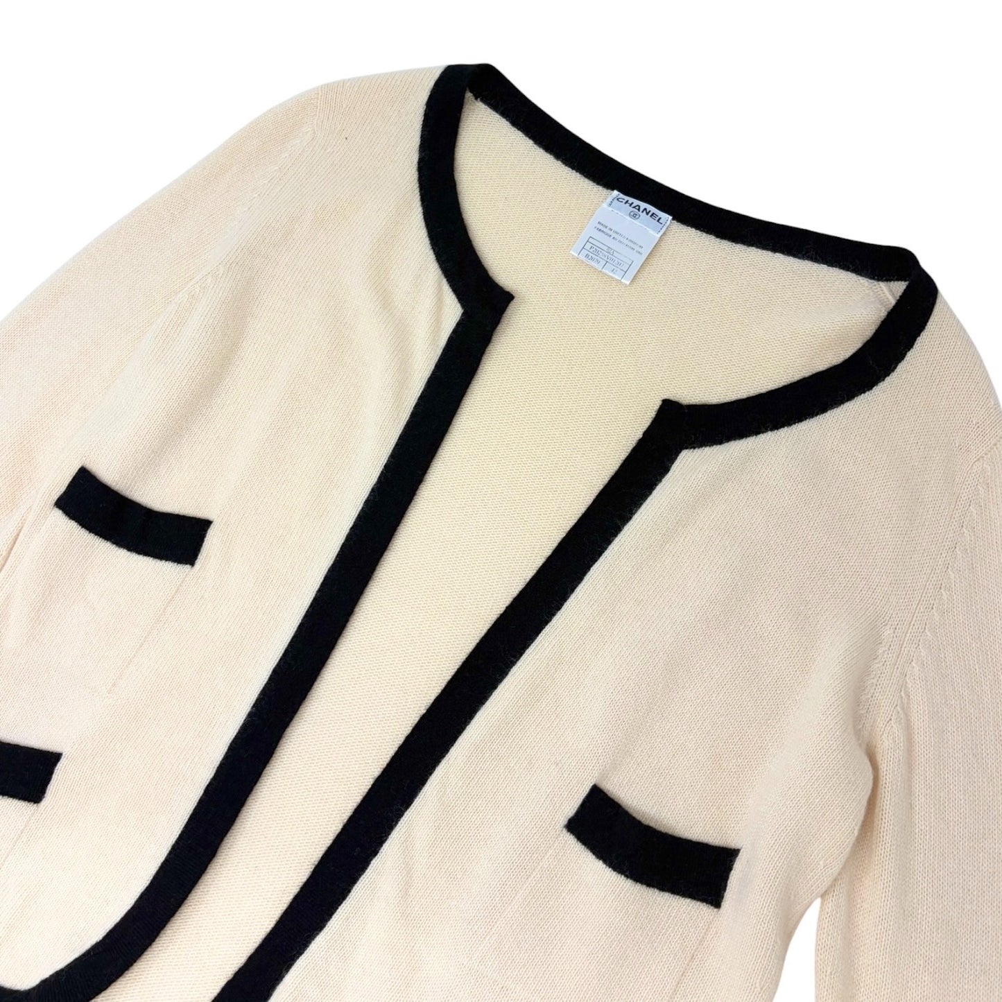 CHANEL Vintage 02A CC Cashmere Knit Cardigan Sweater Top #42 Cream 106911