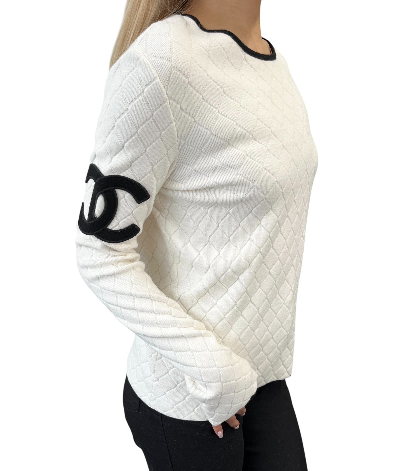 CHANEL Vintage 05A CC Logo Cambon Quilted Cashmere Knit Sweater Top #40 Cream