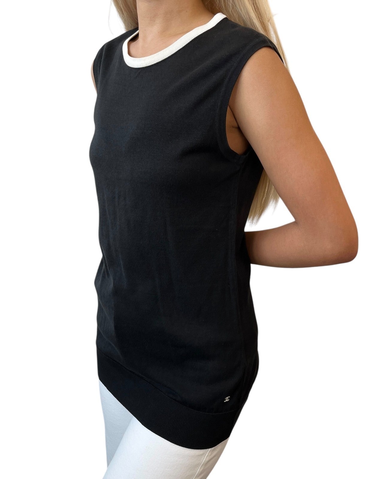 CHANEL Vintage 96P CC Mark Logo Knit Tank Top #38 Black White Cotton Sleeveless