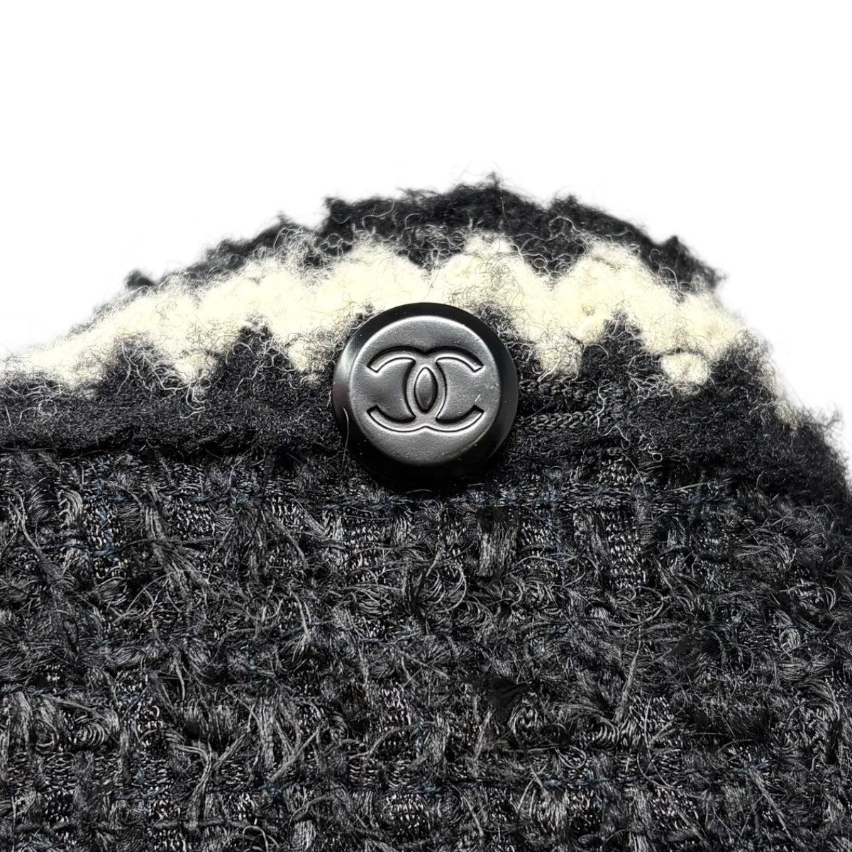CHANEL Vintage 98A Tweed Jacket Top CC Logo Button #36 Black White Polyester