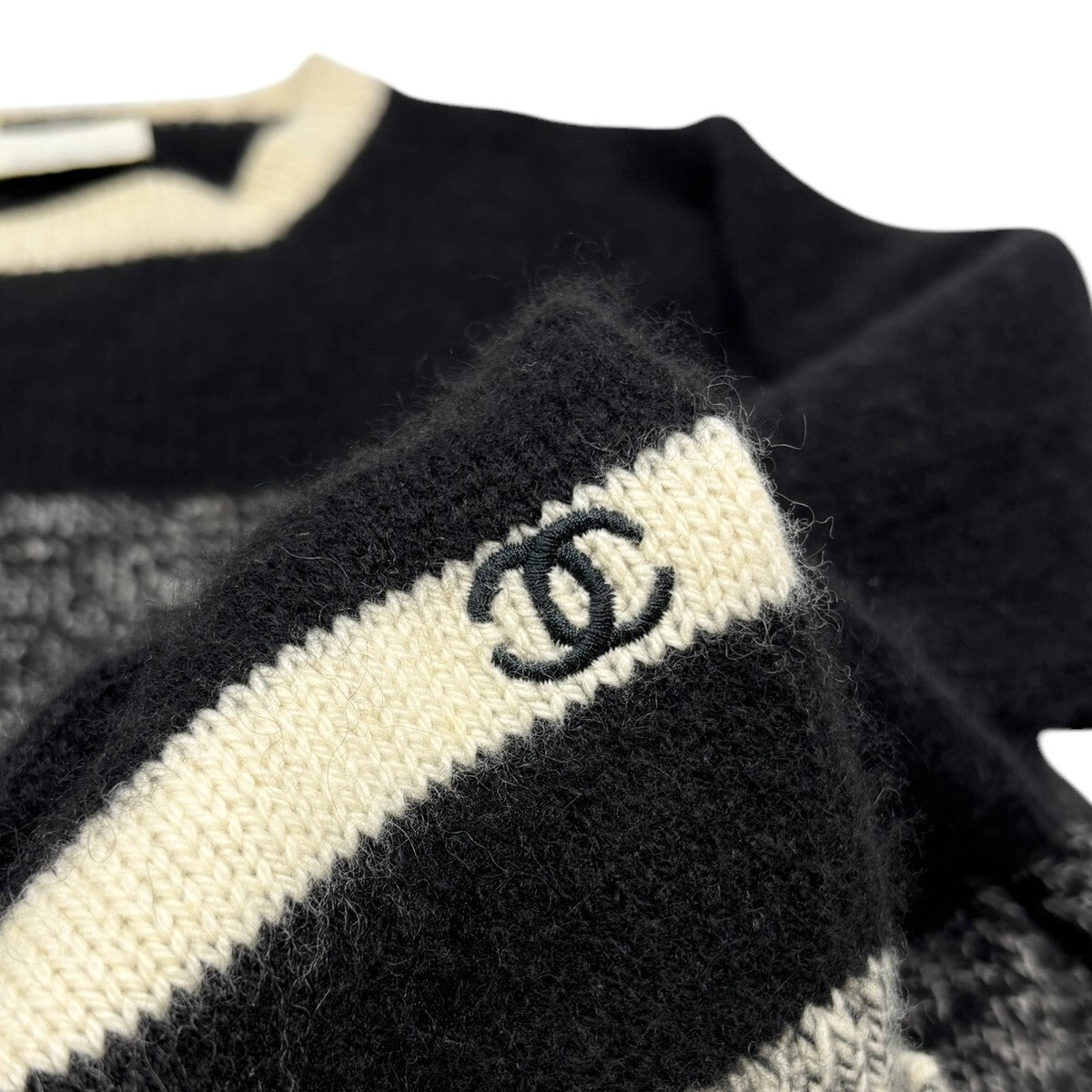 CHANEL Vintage 96A CC Logo Sweater #44 Knit Top Black Gray Cashmere Long Sleeve