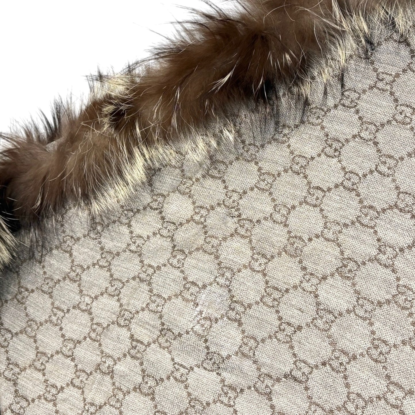 GUCCI Vintage GG Logo Monogram Fox Fur Shawl Scarf Wrap Gray Brown Wool