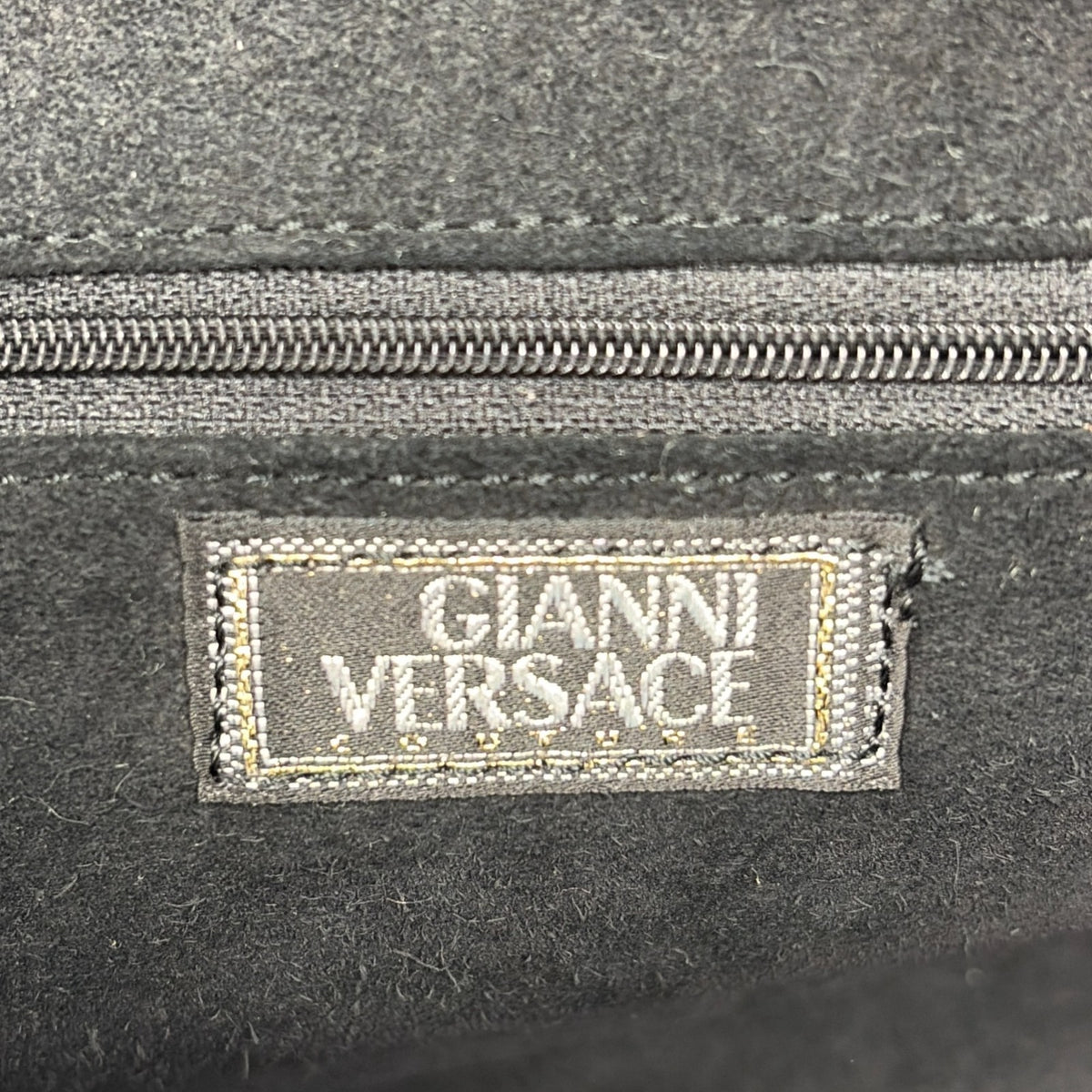 GIANNI VERSACE Vintage Medusa Logo Top Handle Bag Black Gold Leather Zip 902957