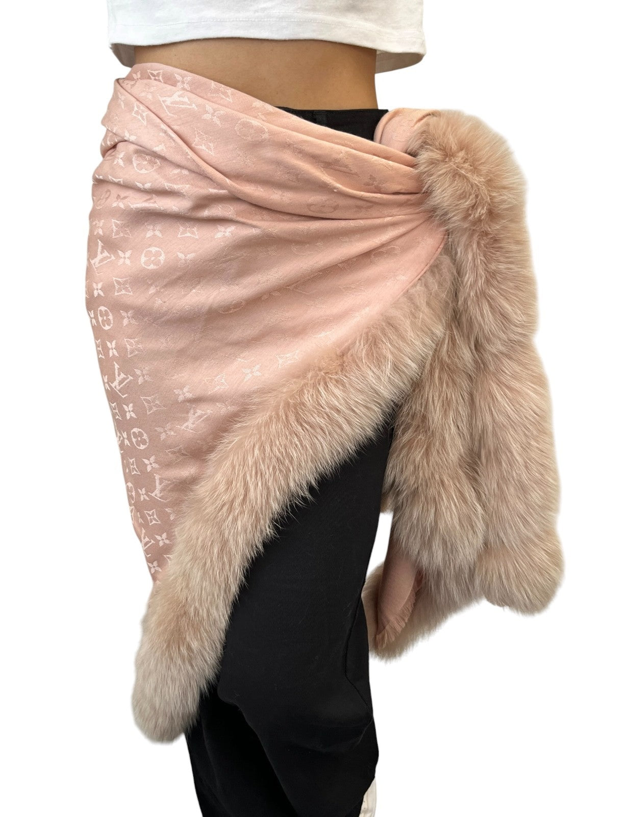 LOUIS VUITTON Vintage LV Monogram Logo Fur Scarf Shawl Wrap Pink Silk 902292