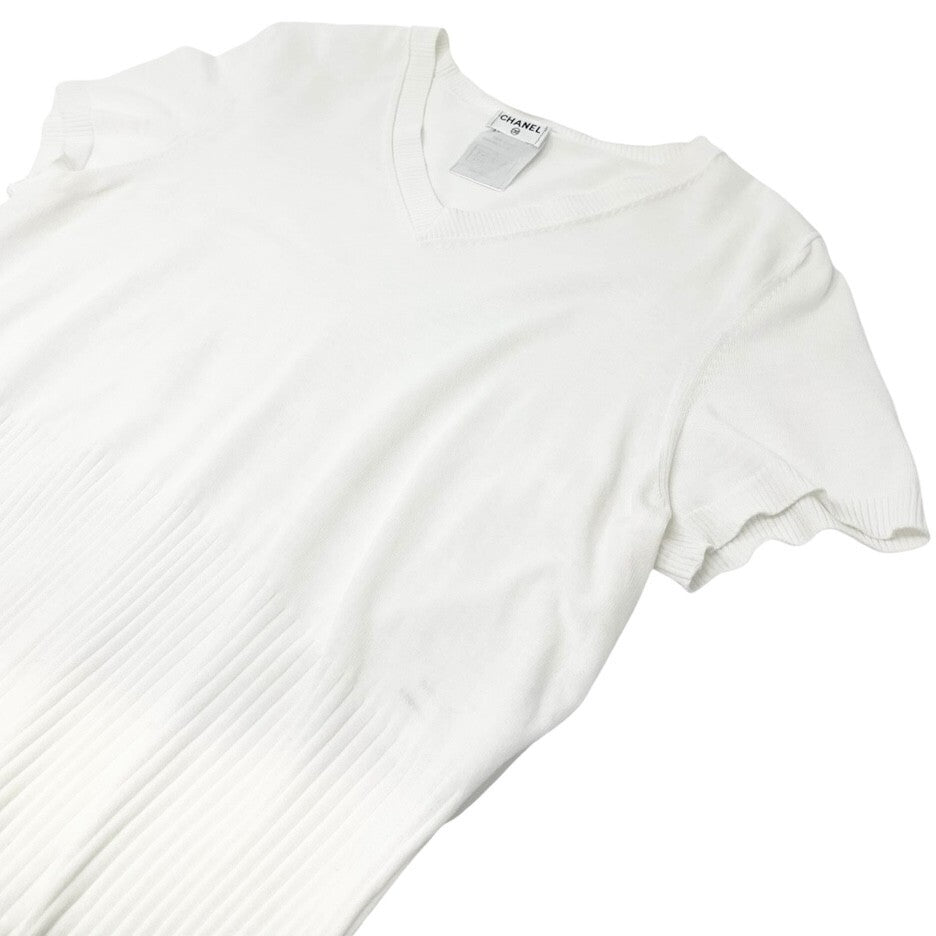 CHANEL Vintage 09C CC Mark Logo T-shirt Top #42 White Cotton V-Neck Rank AB