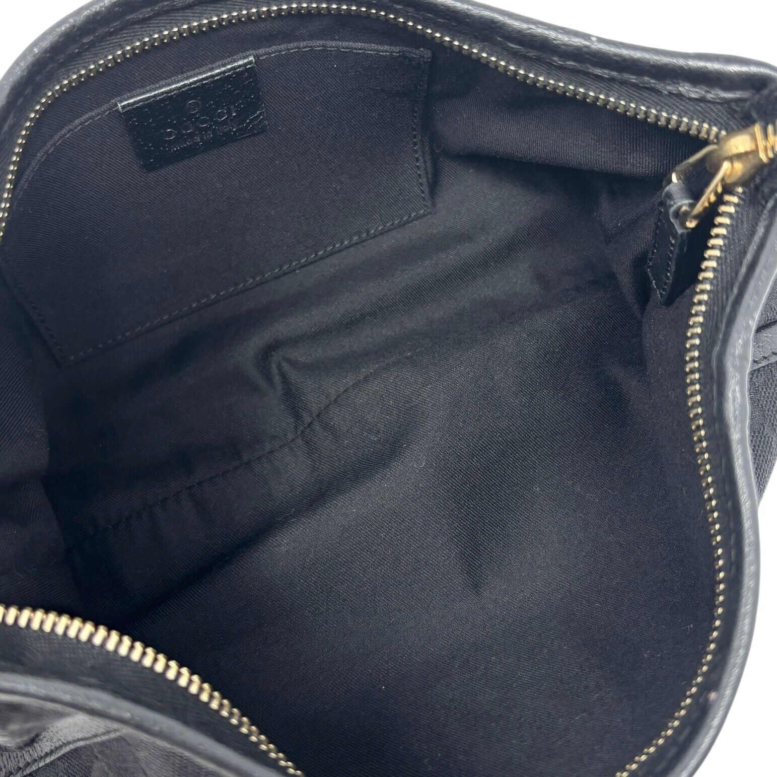 GUCCI Vintage GG Monogram Logo Abbey Shoulder Bag Zip Black Gold Canvas Leather