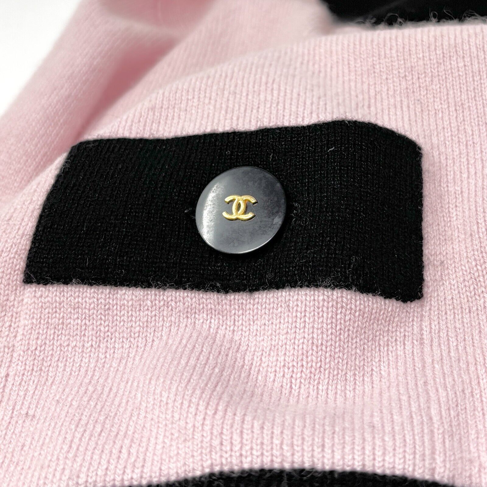 CHANEL Vintage 97C CC Logo Knit Cardigan Top #40 Pink Button Cashmere Rank AB