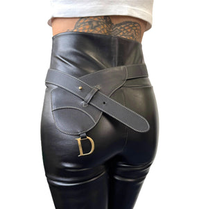Christian Dior Vintage 2002 Saddle Waist Bag #85 Pouch Belt Black Gold Leather