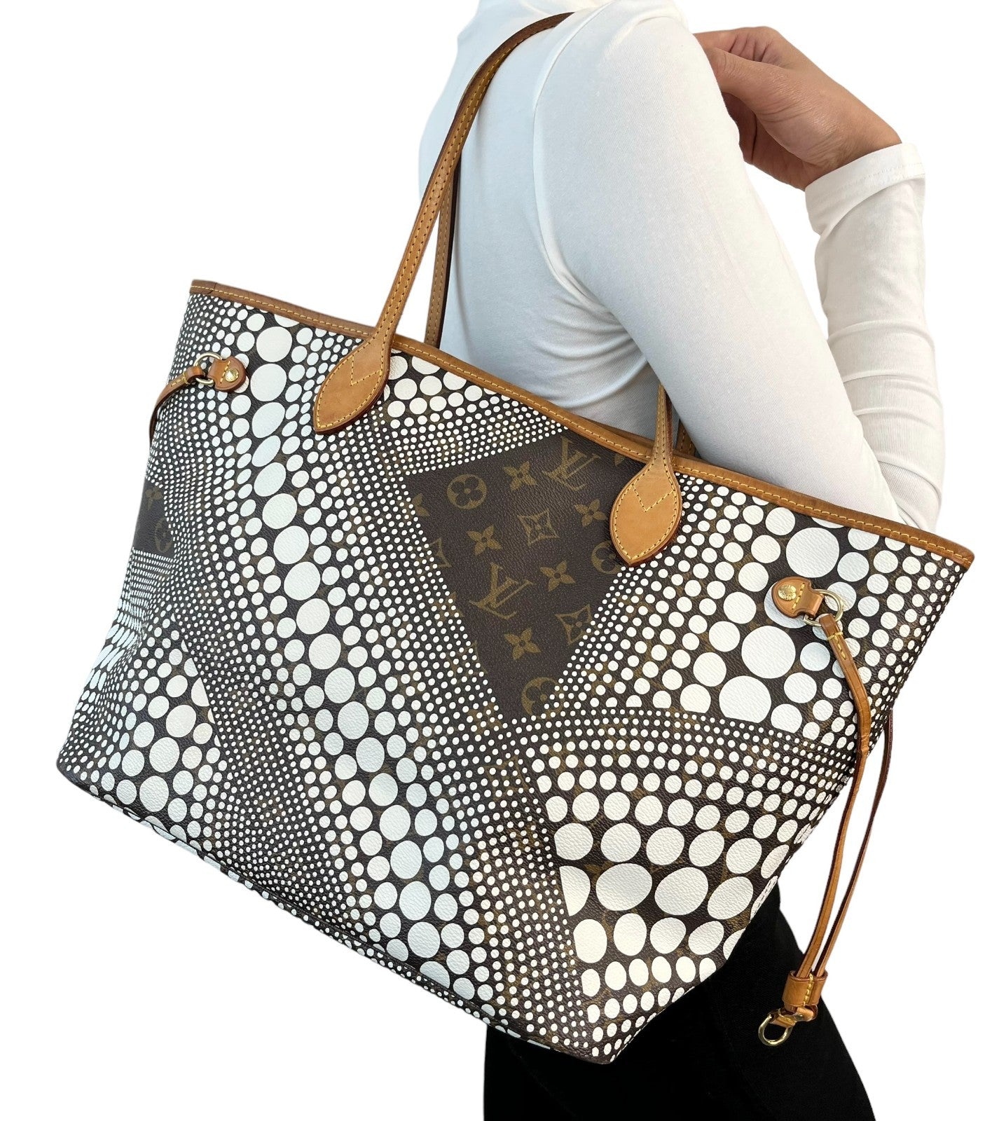LOUIS VUITTON Vintage Monogram Neverfull MM Yayoi Kusama Tote Bag Dots White