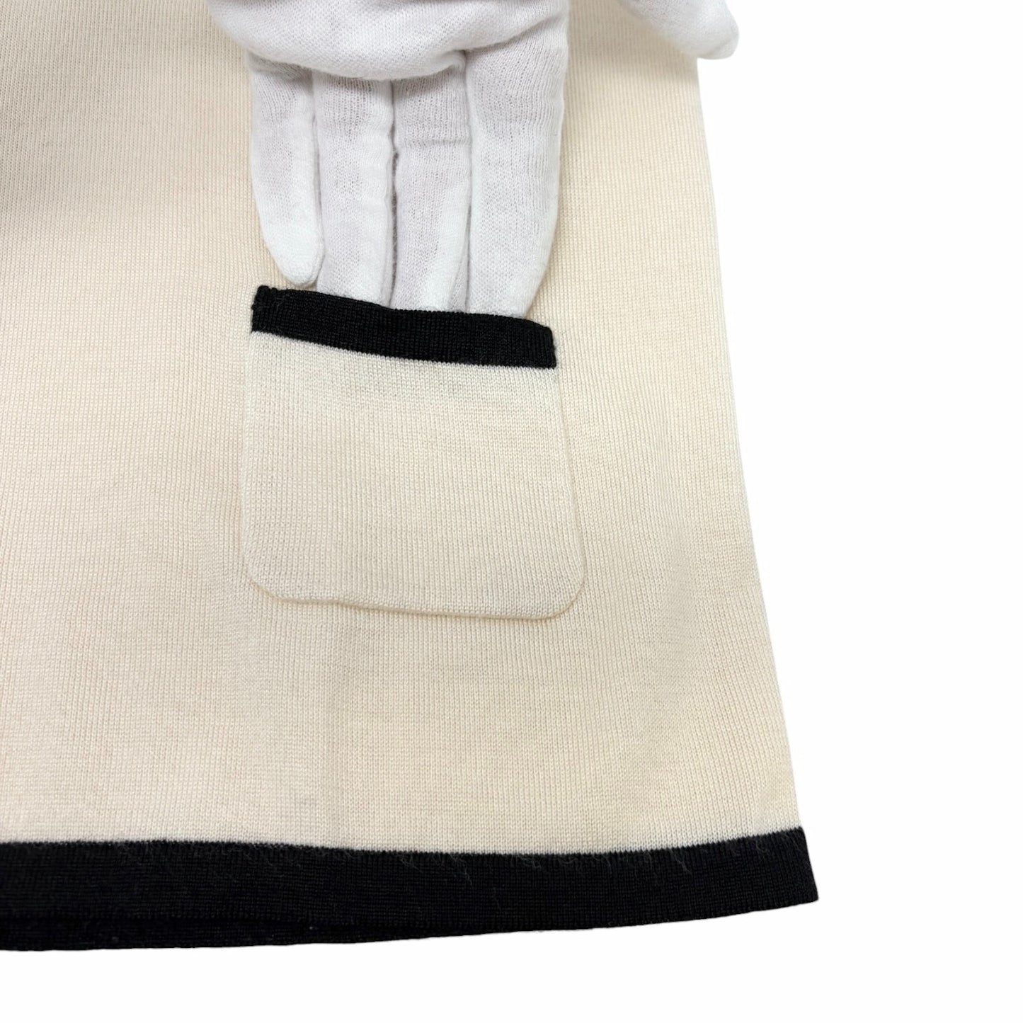 CHANEL Vintage 06C CC Logo Knit Pocket Top #38 Beige Black Cashmere 902578