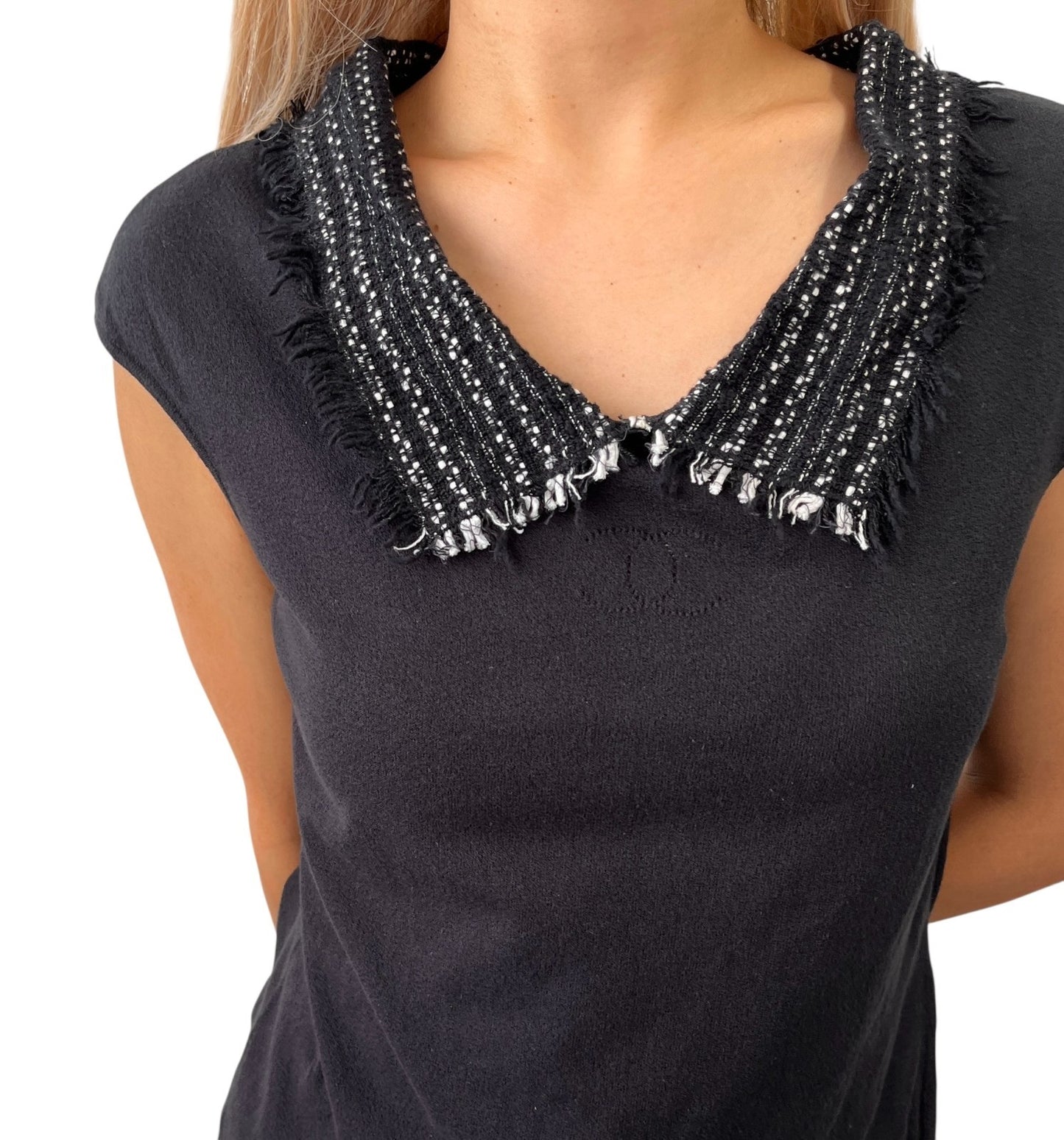 CHANEL Vintage 05P CC Logo Knit Top Pullover #44 Black Short Sleeve Tweed
