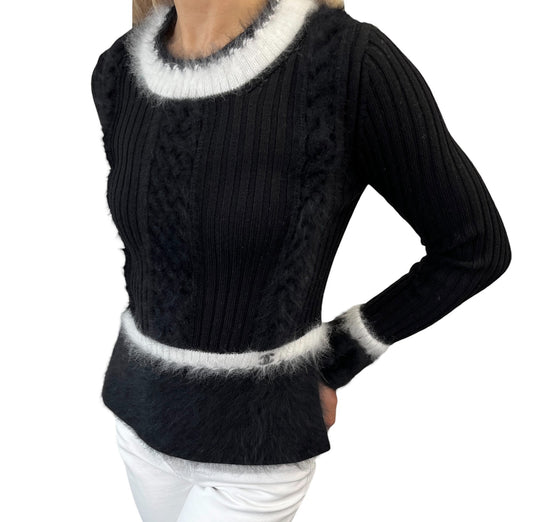 CHANEL Vintage 02A CC Logo Fur Knit Sweater Top #38 Black White Wool 901976