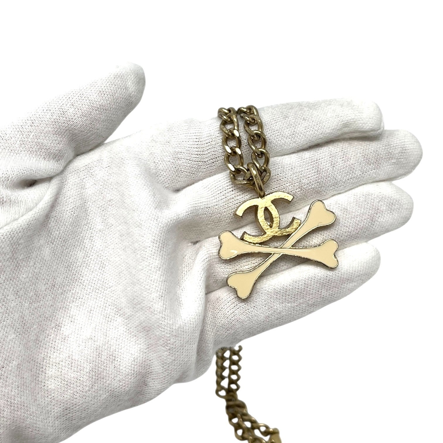 CHANEL Vintage 03P CC Mark Logo Enamel Crossbones Pendant Necklace Gold Metal