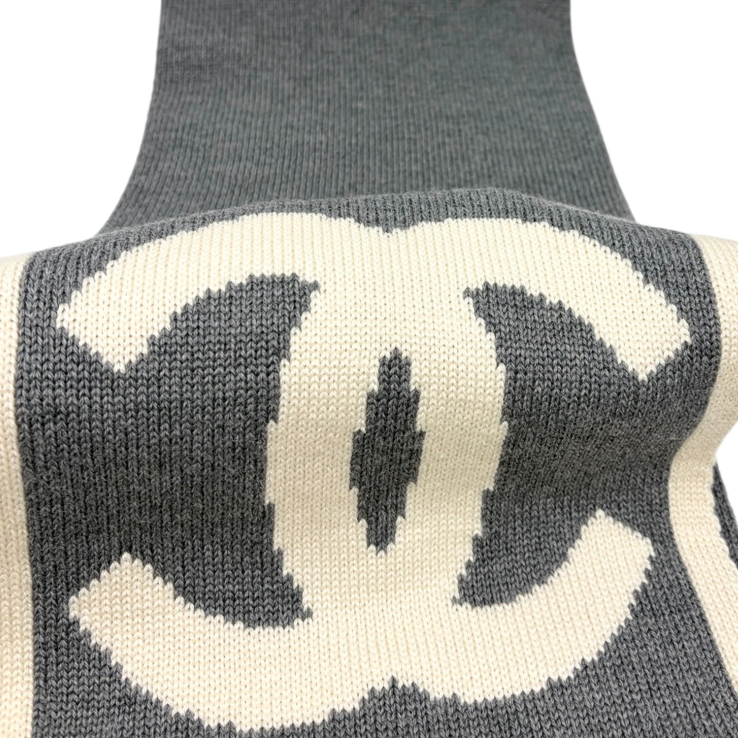 CHANEL Sport Vintage CC Big Logo Muffler Scarf Wrap Accessory Gray Cream Wool