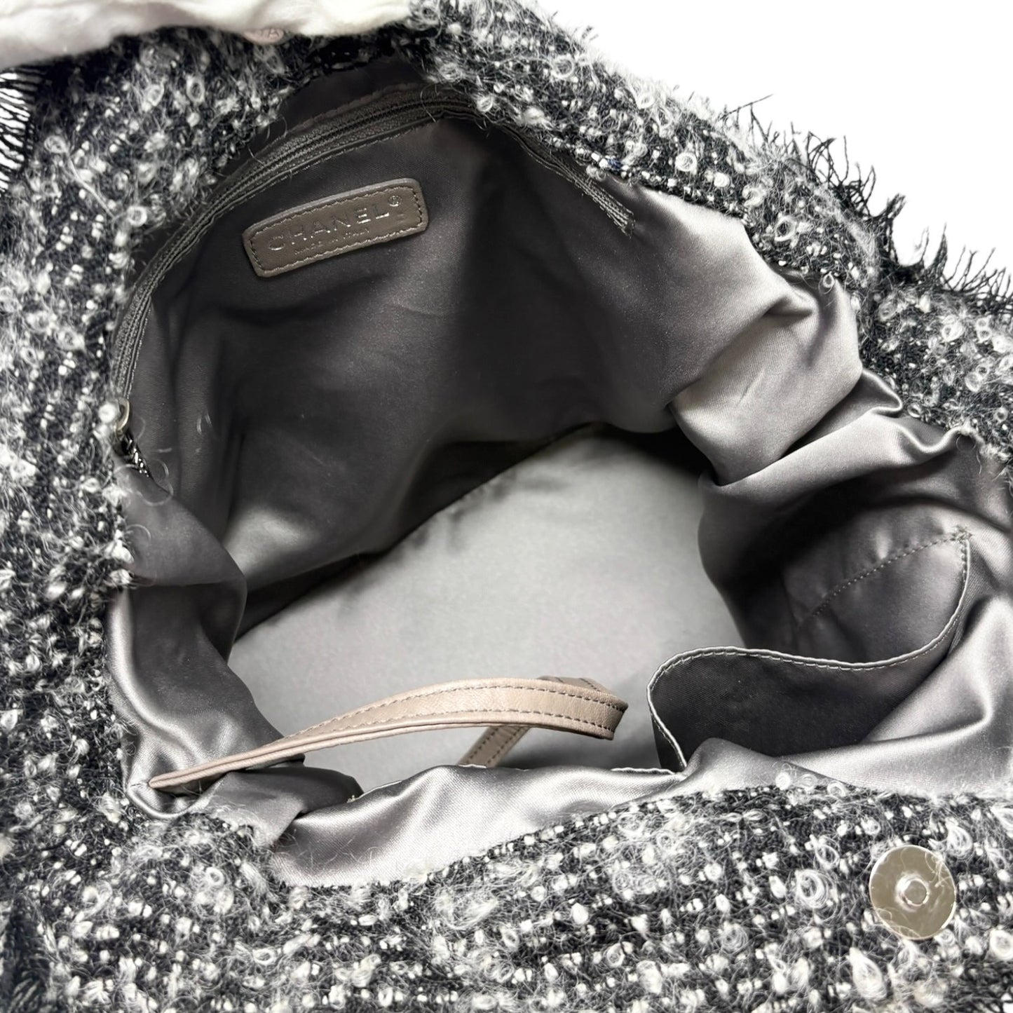 CHANEL Vintage CC Big Logo Funny Tweed Bon Bon Lambskin Shoulder Bag Gray Chain