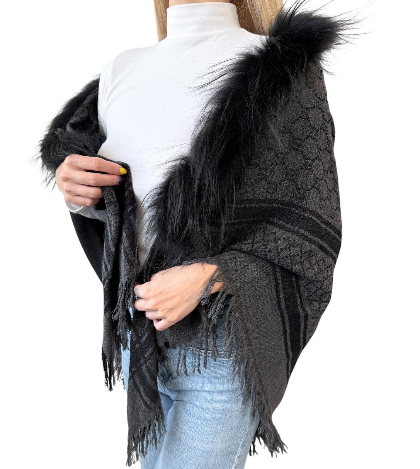 GUCCI Vintage GG Logo Monogram Fox Fur Shawl Scarf Wrap Gray Black 902584