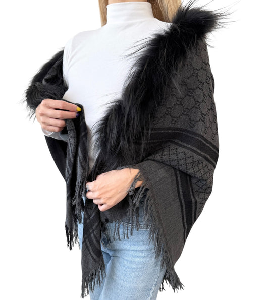 GUCCI Vintage GG Logo Monogram Fox Fur Shawl Scarf Wrap Gray Black 902584