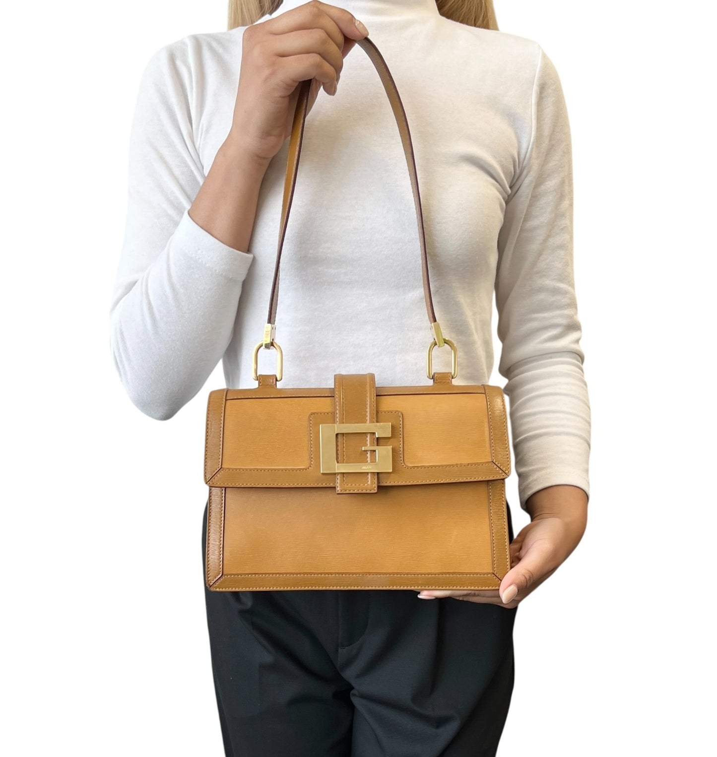 GUCCI Vintage G Square Logo Shoulder Bag Brown Camel Gold Leather Rectangle