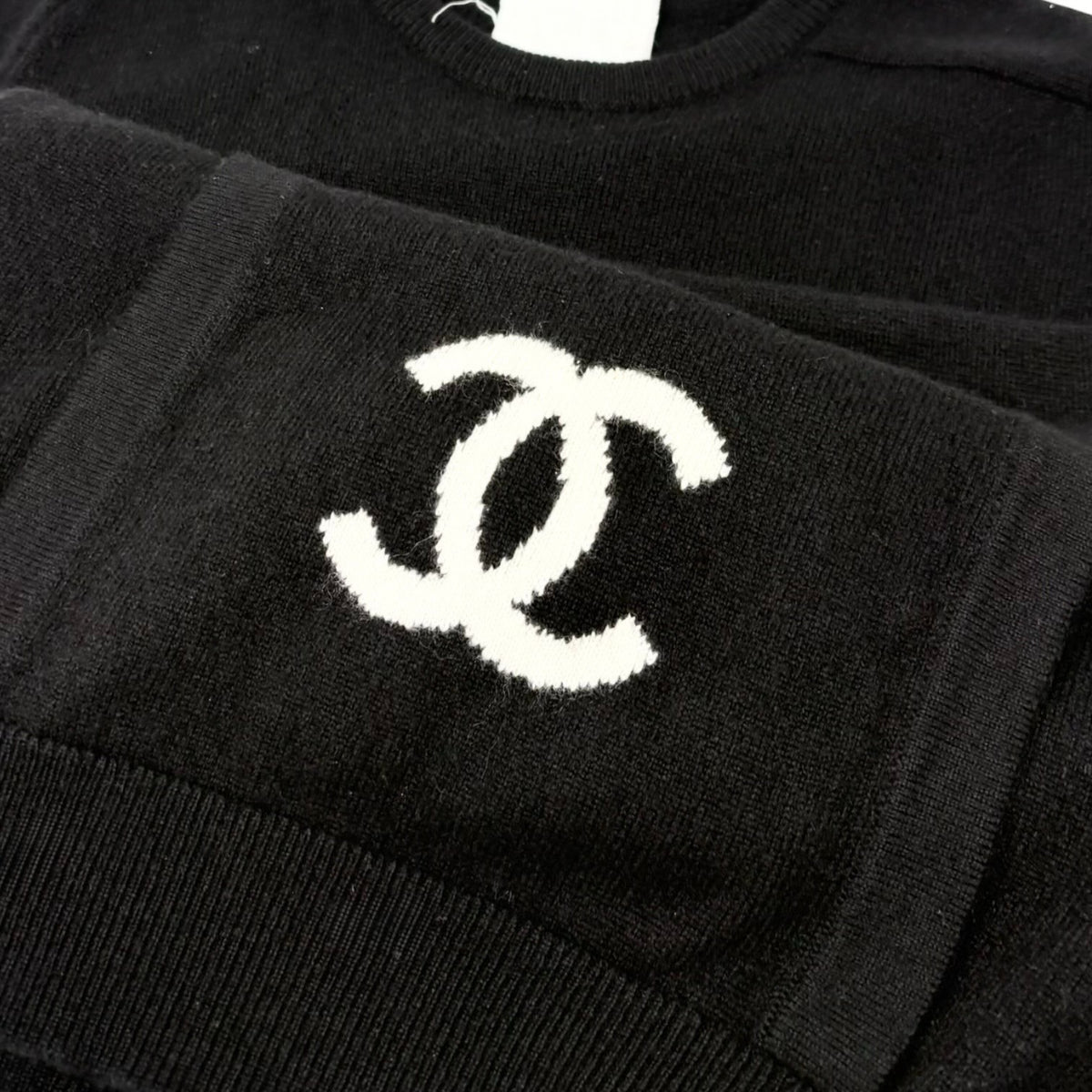 CHANEL Vintage 94A CC Logo Cashmere Pocket Knit Sweater Top Black 902809