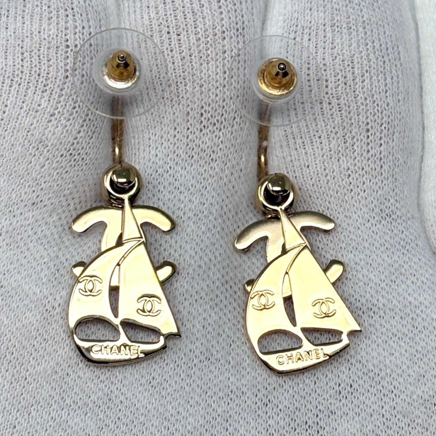 CHANEL Vintage CC Mark Logo With Yacht Charm Hoop Earrings Gold Metal Plate