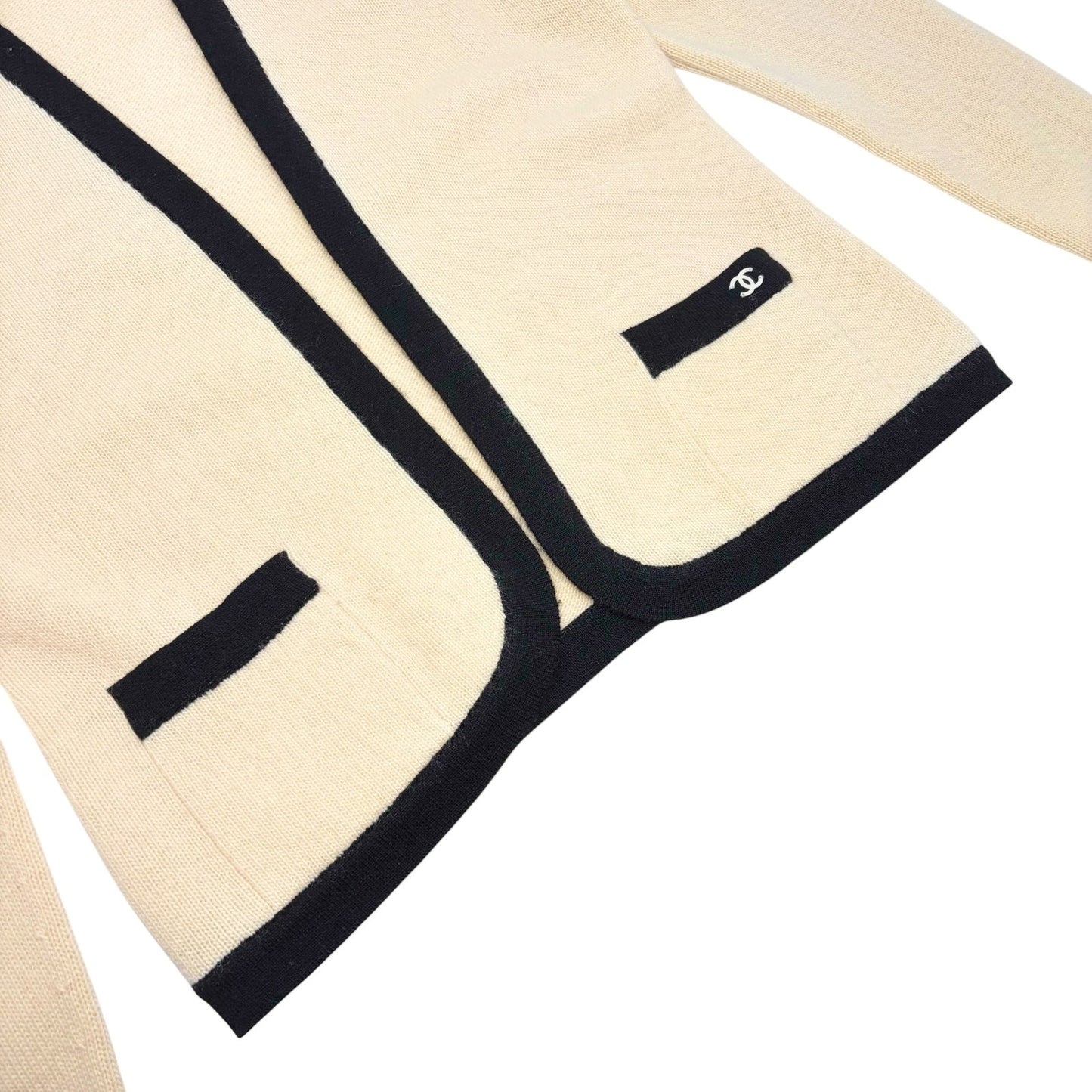 CHANEL Vintage 02A CC Cashmere Knit Cardigan Sweater Top #38 Cream 901825