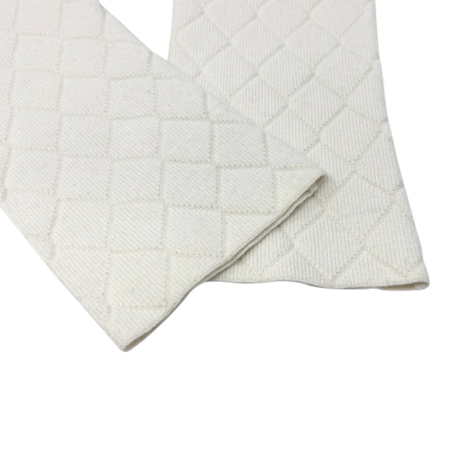 CHANEL Vintage 05A CC Logo Cambon Quilted Cashmere Knit Sweater Top #40 Cream