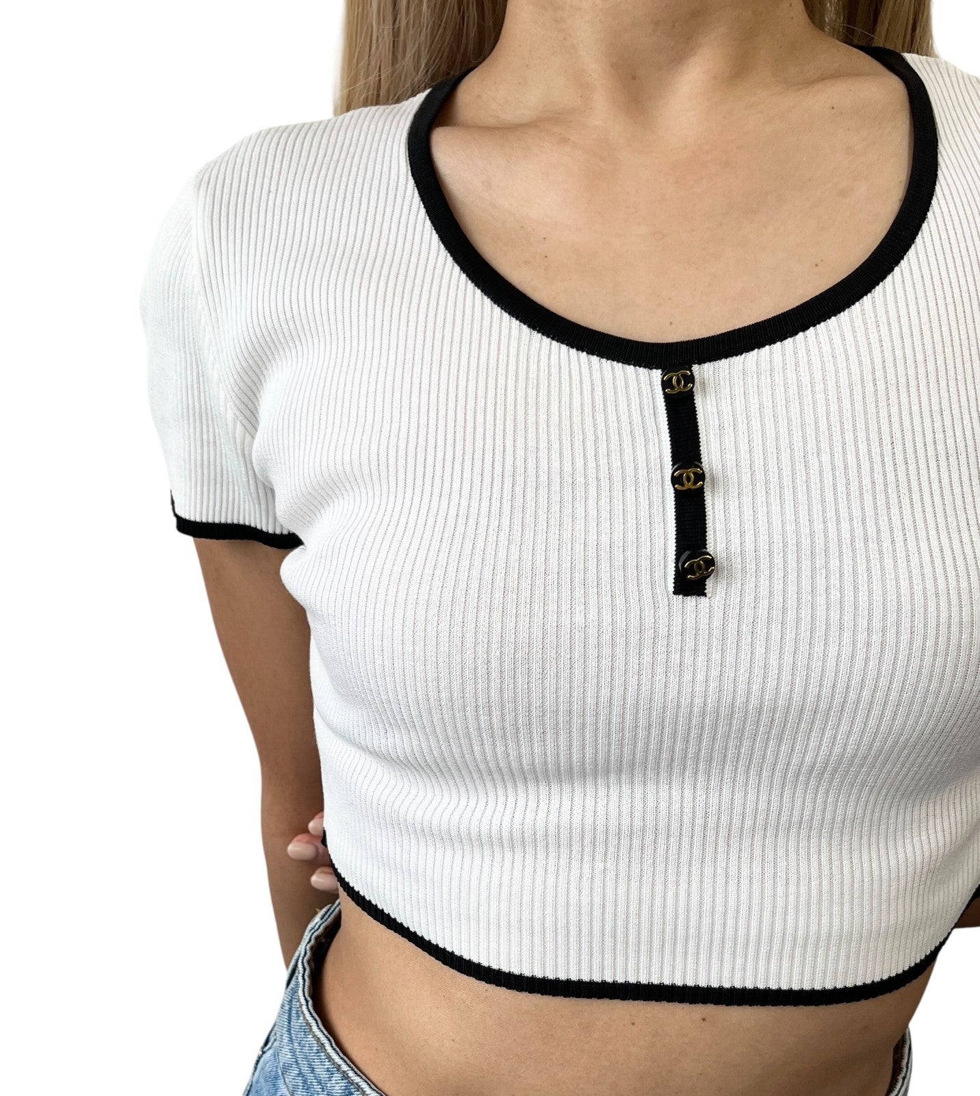 CHANEL Vintage 95P CC Logo Button Knit Cropped Ribbed T-shirt #42 White Cotton