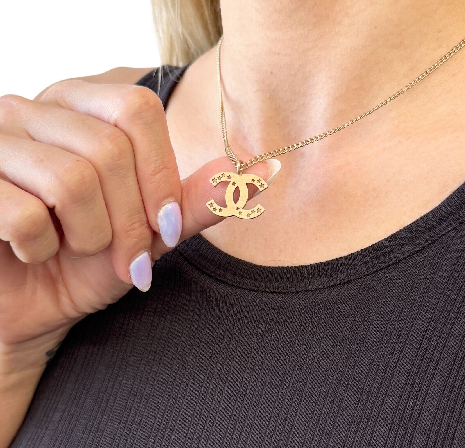 CHANEL Vintage 03A CC Mark Logo Necklace Accessory Star Jewelry Gold Metal