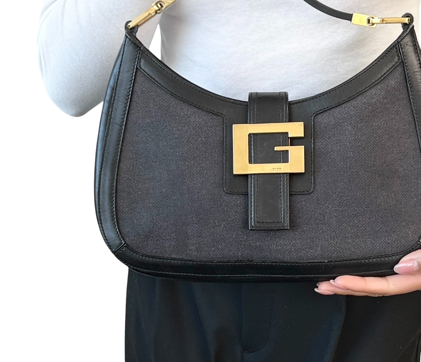 GUCCI Vintage G Buckle Logo Shoulder Bag Black Gold Leather Cotton Magnet