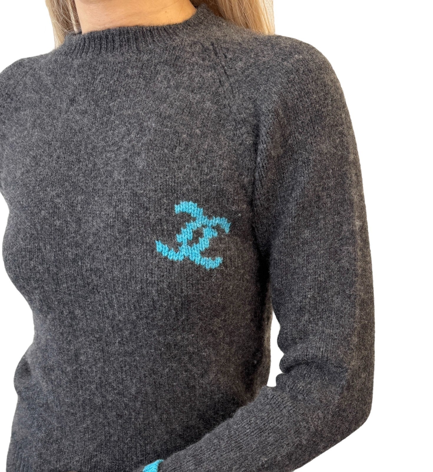 CHANEL Vintage 96A CC Logo Knit Sweater Top #36 Gray Blue Cashmere