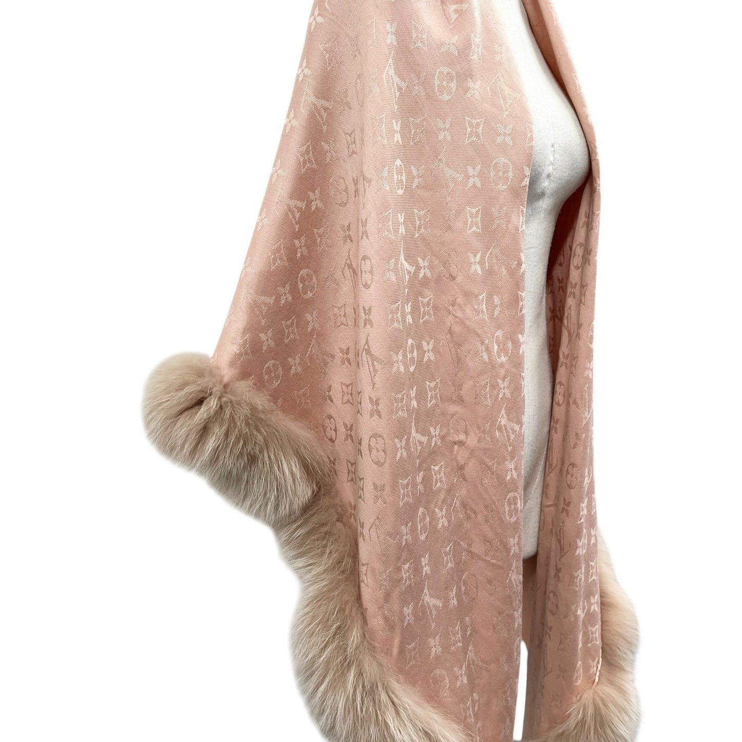 LOUIS VUITTON Vintage LV Monogram Logo Fur Scarf Shawl Wrap Pink Silk 902292