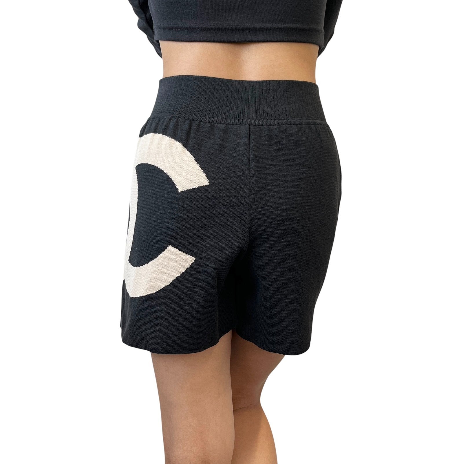 CHANEL Vintage 03A CC Logo Knit Short Pants #38 Pocket Black Cream Cotton