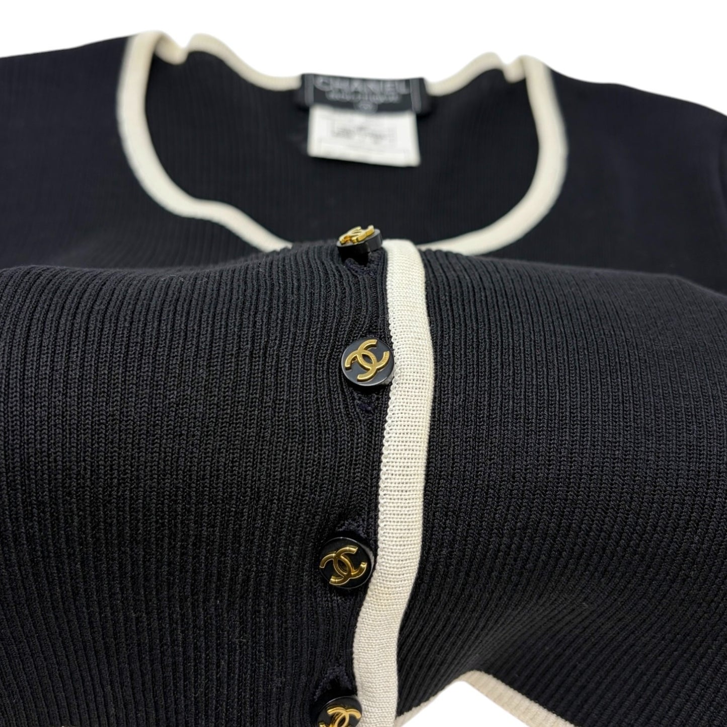 CHANEL Vintage 95P CC Logo Button Knit Cropped Ribbed T-shirt Top #42 Black