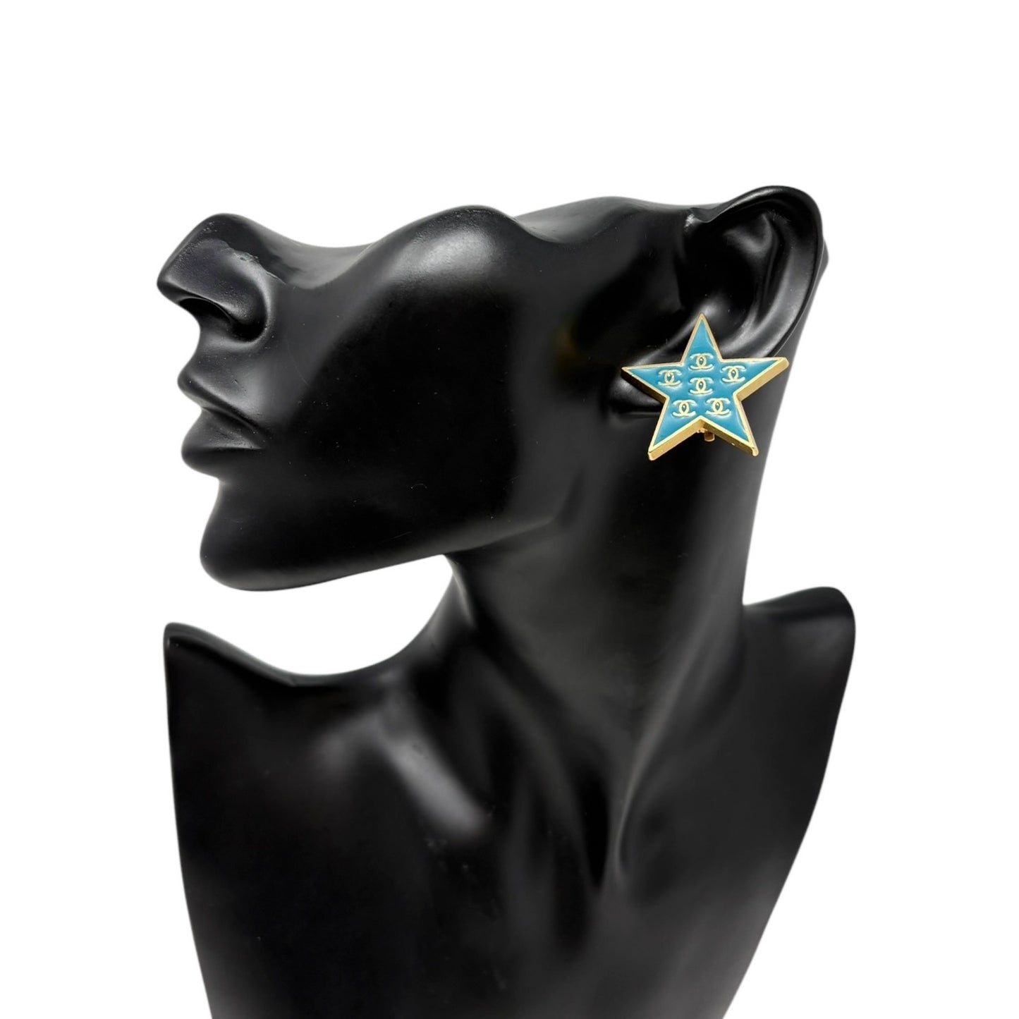 CHANEL Vintage 01P CC Logo Star Design Earrings Accessory Blue Gold Metal