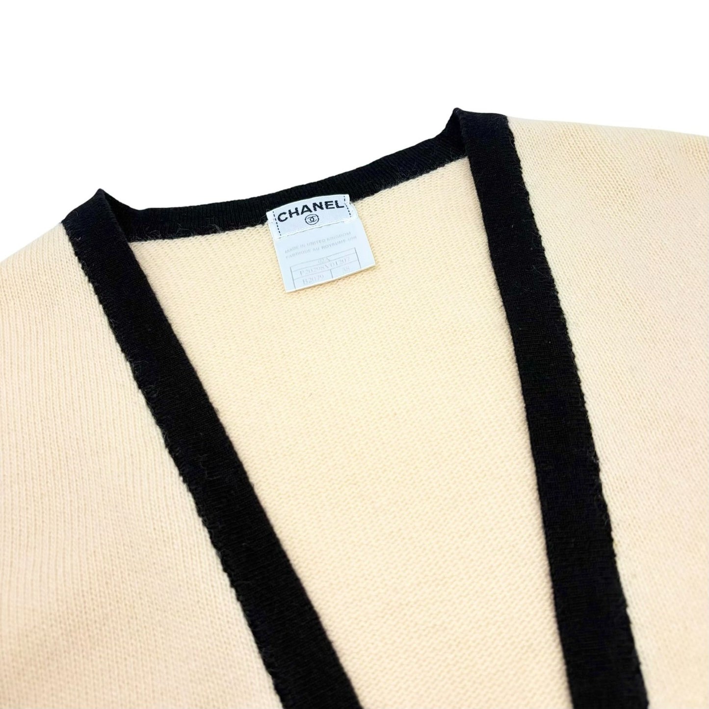 CHANEL Vintage 02A CC Cashmere Knit Cardigan Sweater Top #38 Cream 901825