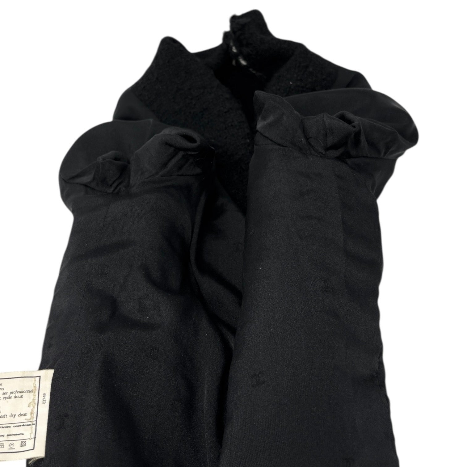 CHANEL Vintage 94A CC Logo Tweed Jacket Blazer Black White Wool Button