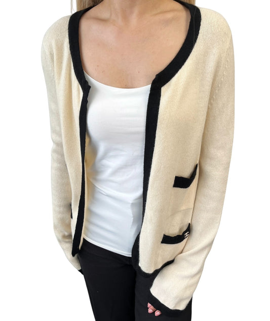 CHANEL Vintage 02A CC Cashmere Knit Cardigan Sweater Top #42 Cream 106911