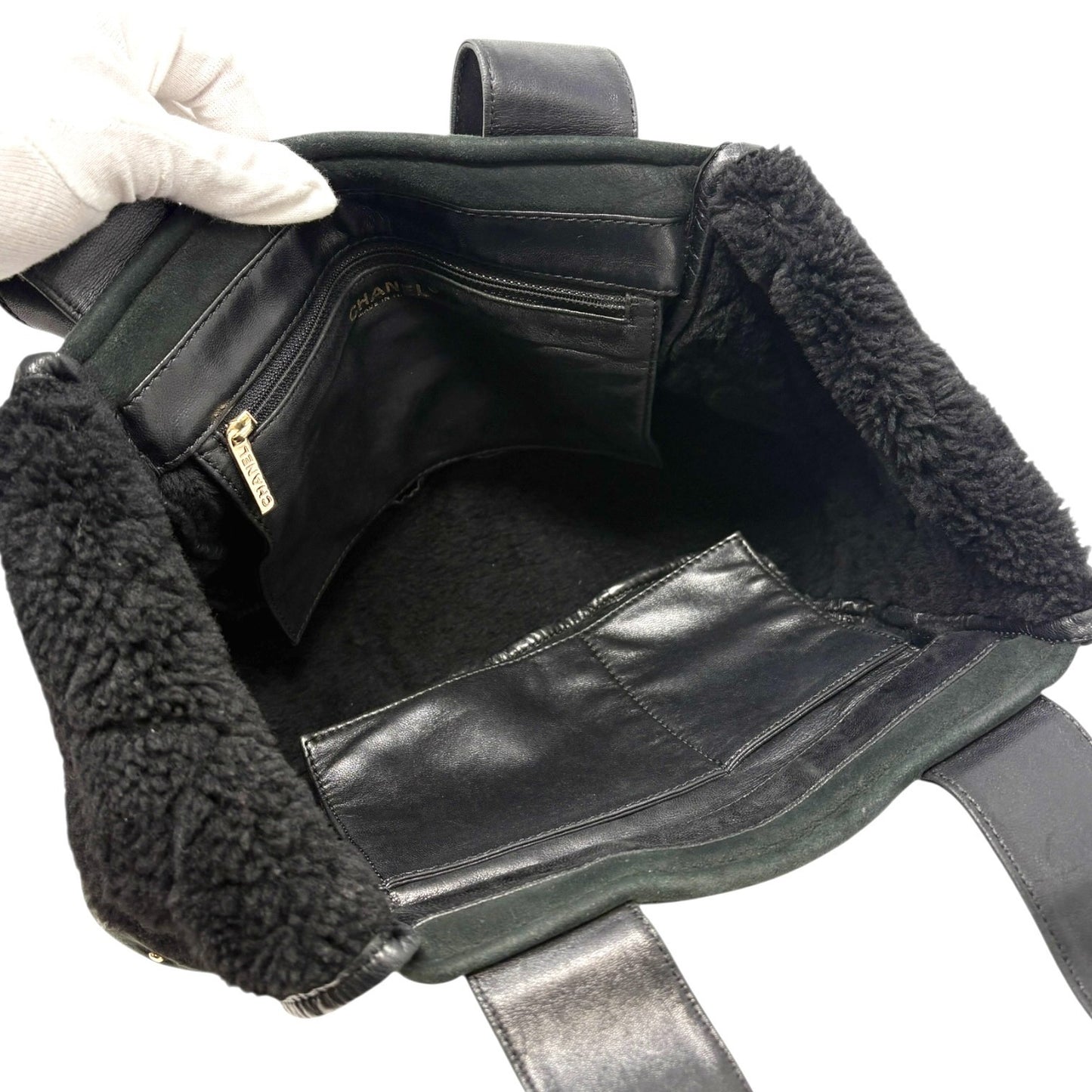 CHANEL Vintage 2006 CC Logo Shearling Tote Bag Handbag Black Gold Suede Mouton